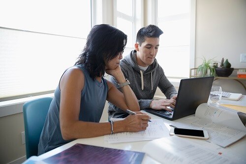 Mom-and-son-on-computer